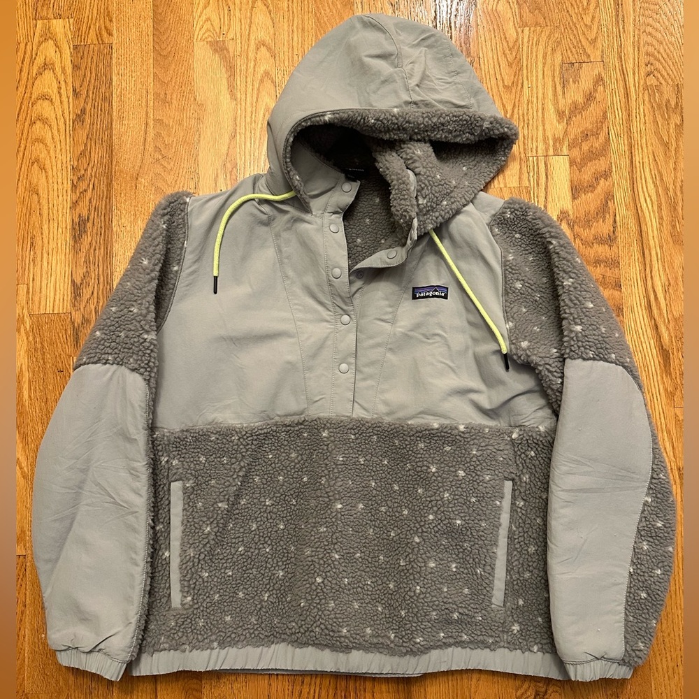 Patagonia women’s shelled retro-x polka dot fleece pullover